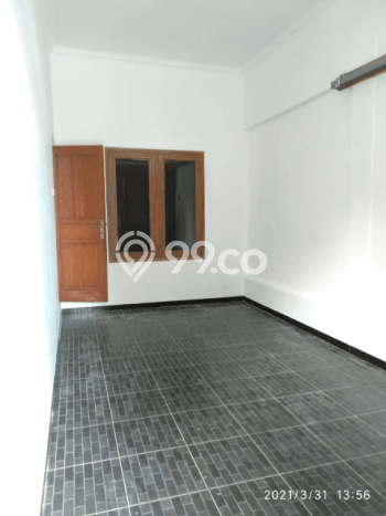 Rumah Modern Minimalis 6 Kamar Bisa Langsung Pindah di Laweyan Rumah Modern Minimalis 6 Kamar Bisa Langsung Pindah di Laweyan