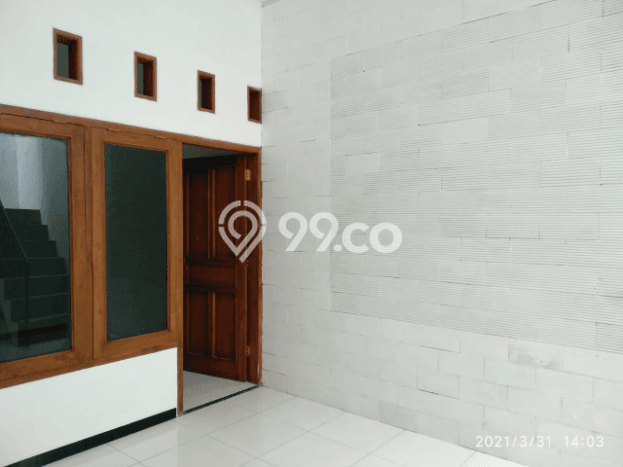 Rumah Modern Minimalis 6 Kamar Bisa Langsung Pindah di Laweyan Rumah Modern Minimalis 6 Kamar Bisa Langsung Pindah di Laweyan