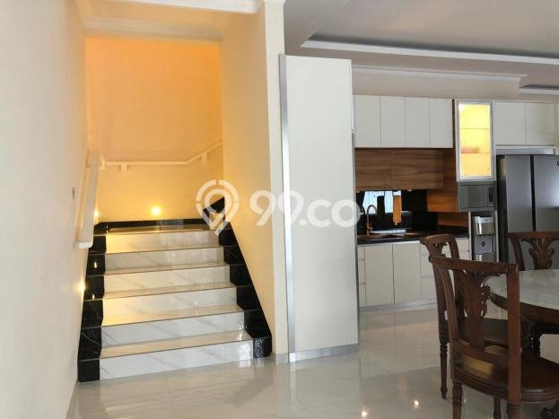 Rumah LT 266m² Fully Furnished di Lokasi Prestisius Lebak Bulus, Jakarta Selatan Rumah LT 266m² Fully Furnished di Lokasi Prestisius Lebak Bulus, Jakarta Selatan