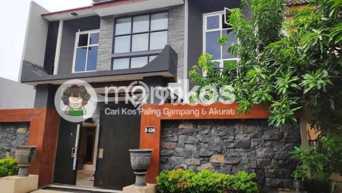 Hunian Mewah Dijual LT 252m2 di Waru, Sidoarjo Hunian Mewah Dijual LT 252m2 di Waru, Sidoarjo