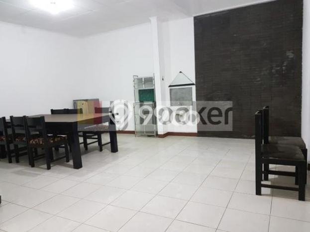 SPECIAL RATE! Rumah di Tomang, 5 KM, Area Asri, LT 135m² Bangunan 200m² SPECIAL RATE! Rumah di Tomang, 5 KM, Area Asri, LT 135m² Bangunan 200m²