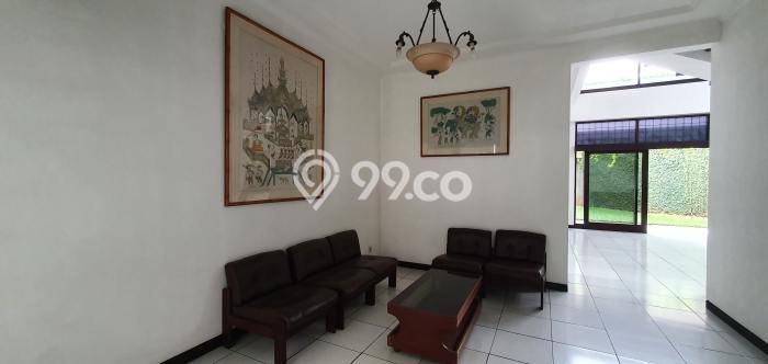 Rumah Elit Modern Tanpa Renovasi di Pondok Indah Jakarta Selatan Rumah Elit Modern Tanpa Renovasi di Pondok Indah Jakarta Selatan