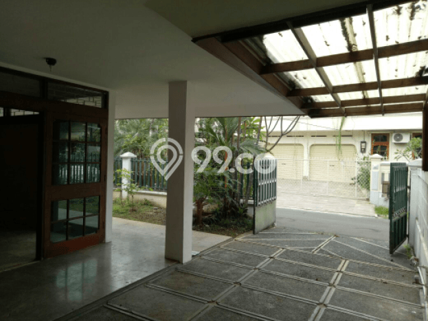 Rumah Elit LB 285m2 Siap Huni Desain Elegan di Pondok Indah, Jakarta Selatan Rumah Elit LB 285m2 Siap Huni Desain Elegan di Pondok Indah, Jakarta Selatan