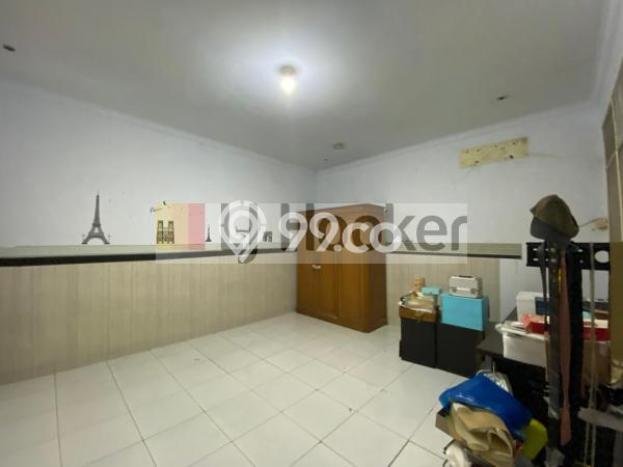 Rumah di Tomang, 4 KM, Area Asri, LT 221m² Bangunan 400m² Rumah di Tomang, 4 KM, Area Asri, LT 221m² Bangunan 400m²