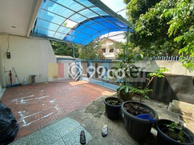 Rumah di Tomang, 4 KM, Area Asri, LT 221m² Bangunan 400m² Rumah di Tomang, 4 KM, Area Asri, LT 221m² Bangunan 400m²