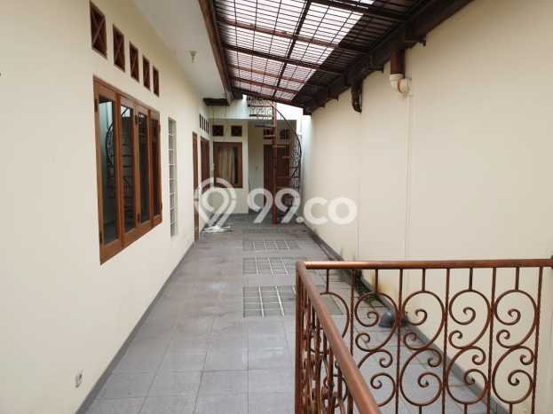 LISTING BARU! Rumah Strategis di Ciputat, LT 232m² LB 174m² LISTING BARU! Rumah Strategis di Ciputat, LT 232m² LB 174m²