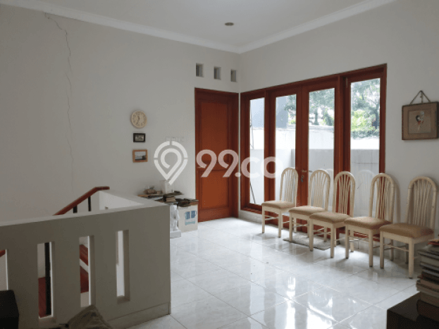 Rumah Nyaman di Bintaro, Tangerang Selatan, Luas 420m² Bangunan 350m² Rumah Nyaman di Bintaro, Tangerang Selatan, Luas 420m² Bangunan 350m²