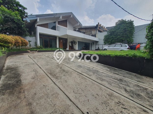 Rumah Bagus Disewakan di Kemang, Jakarta Selatan LT 1400m2, LB 700m2 Rumah Bagus Disewakan di Kemang, Jakarta Selatan LT 1400m2, LB 700m2