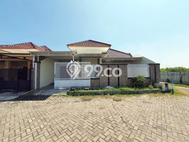 Rumah Area Nyaman kawasan Rungkut, Surabaya, LT 288m2m² Bangunan 200m2m² Rumah Area Nyaman kawasan Rungkut, Surabaya, LT 288m2m² Bangunan 200m2m²