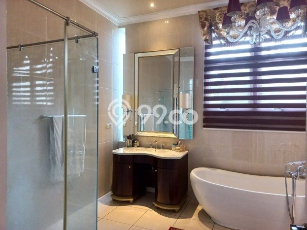 Ready to Use! Premium House LT 518m2 Desain Modern di Veteran Ready to Use! Premium House LT 518m2 Desain Modern di Veteran