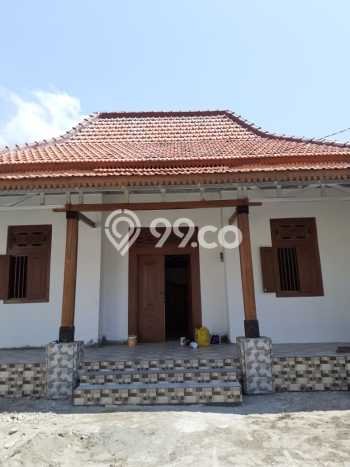 LISTING BARU! Rumah Strategis area , LT 173m2m² Bangunan 100m2m² LISTING BARU! Rumah Strategis area , LT 173m2m² Bangunan 100m2m²