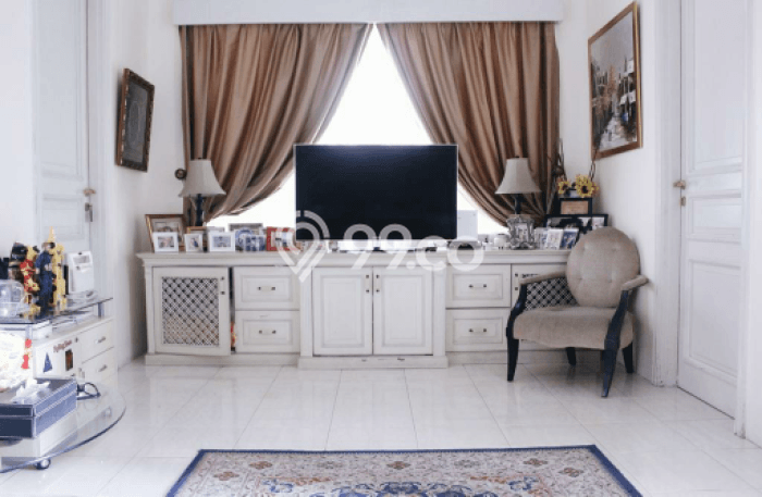 Rumah Elit Modern Tanpa Renovasi di Rawamangun Jakarta Timur Rumah Elit Modern Tanpa Renovasi di Rawamangun Jakarta Timur