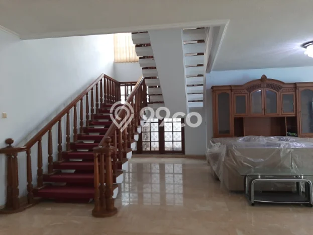 Disewakan Rumah Nyaman LT 504m2 / LB 400m2 di Mega Kuningan, Jakarta Selatan Disewakan Rumah Nyaman LT 504m2 / LB 400m2 di Mega Kuningan, Jakarta Selatan