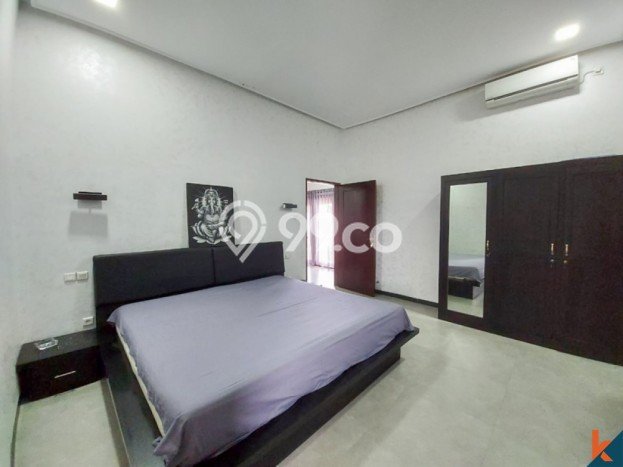SPECIAL PRICE! Rumah Asri di , Luas 450m2m² Bangunan 193m2m² SPECIAL PRICE! Rumah Asri di , Luas 450m2m² Bangunan 193m2m²