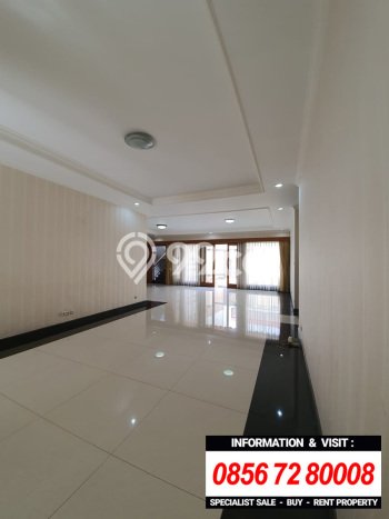 Rumah Mewah LB 560m2 Siap Huni Desain Elegan di Kemang, Jakarta Selatan Rumah Mewah LB 560m2 Siap Huni Desain Elegan di Kemang, Jakarta Selatan