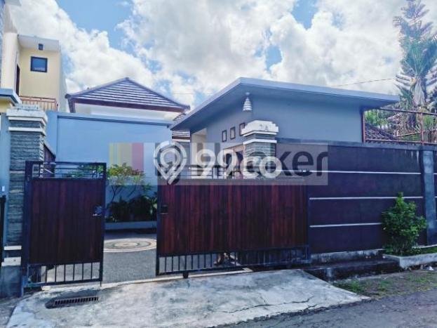 Rumah Sewa Badung LT 200m2 LB 170m2 Kawasan Jimbaran Rumah Sewa Badung LT 200m2 LB 170m2 Kawasan Jimbaran