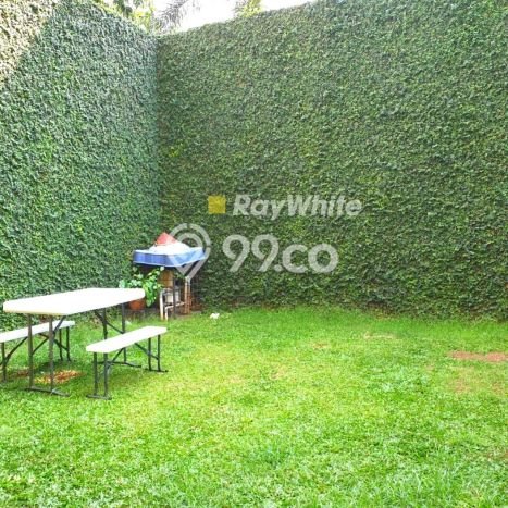 Hunian Eksklusif Dijual LT 225m2 di Pesanggrahan, Jakarta Selatan Hunian Eksklusif Dijual LT 225m2 di Pesanggrahan, Jakarta Selatan