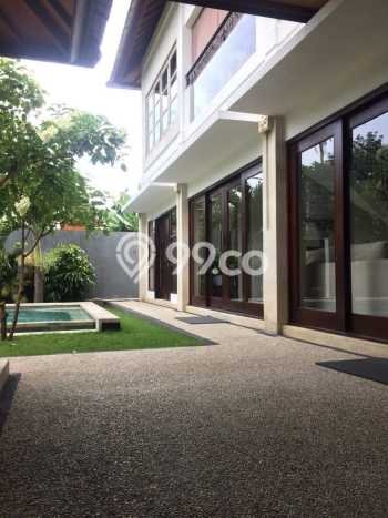 Ready to Use! Luxury House LT 327m2 Desain Modern di Umalas Ready to Use! Luxury House LT 327m2 Desain Modern di Umalas