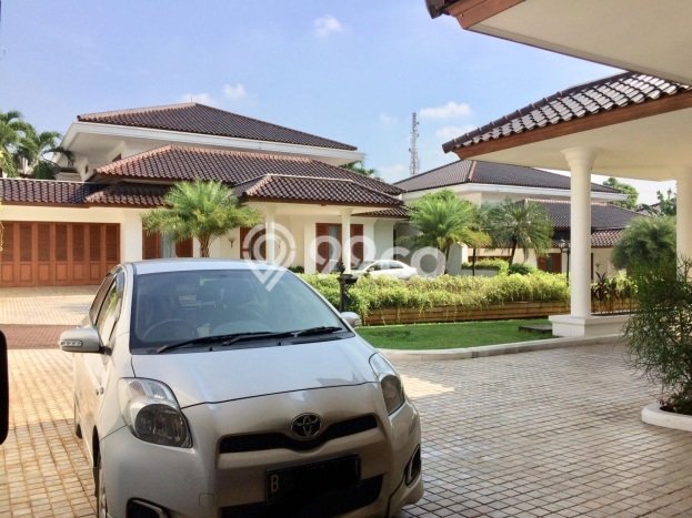 Rumah Asri di , 4 KM, Luas 500m2m² LB 800m2m² Rumah Asri di , 4 KM, Luas 500m2m² LB 800m2m²