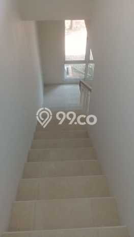 Rumah Modern 3 KT di BSD City Tangerang Rumah Modern 3 KT di BSD City Tangerang