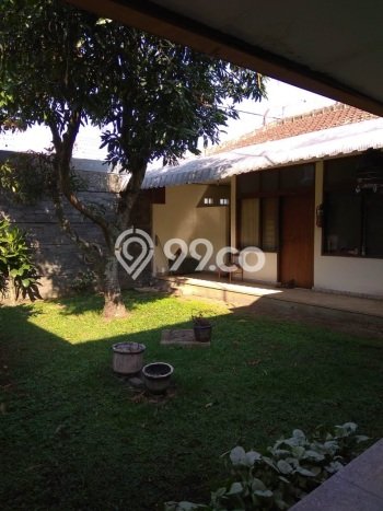 Dijual Cepat Rumah dengan 4 Kamar Tidur dan 2 Kamar Mandi di Kawasan Coblong, Bandung Dijual Cepat Rumah dengan 4 Kamar Tidur dan 2 Kamar Mandi di Kawasan Coblong, Bandung