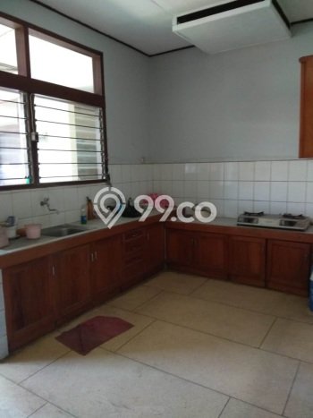 Dijual Cepat Rumah dengan 4 Kamar Tidur dan 2 Kamar Mandi di Kawasan Coblong, Bandung Dijual Cepat Rumah dengan 4 Kamar Tidur dan 2 Kamar Mandi di Kawasan Coblong, Bandung