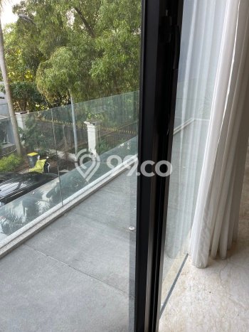 Rumah Luxury Modern Tanpa Renovasi di Pantai Indah Kapuk Jakarta Utara Rumah Luxury Modern Tanpa Renovasi di Pantai Indah Kapuk Jakarta Utara