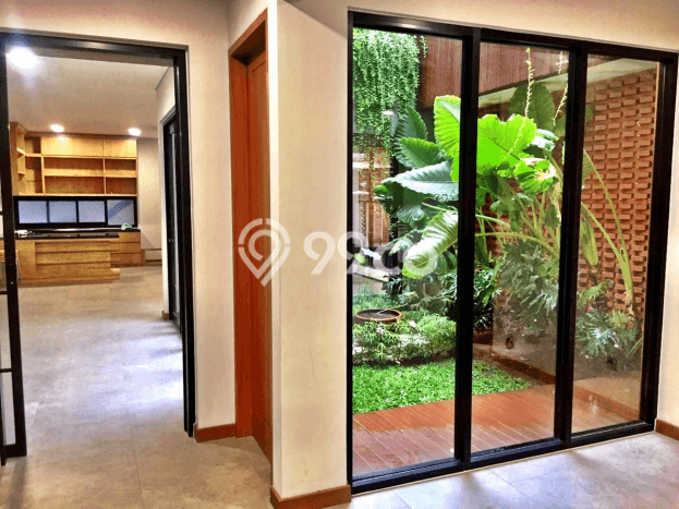 INVESTASI TEPAT! Rumah di Cipete, Luas 299m² Bangunan 389m² INVESTASI TEPAT! Rumah di Cipete, Luas 299m² Bangunan 389m²