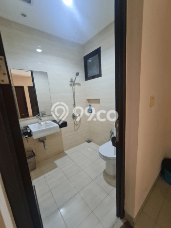 PROPERTI UNGGULAN! Rumah di Green Lake City, 4 KT, Lingkungan Premium, LT 200m² Bangunan 380m² PROPERTI UNGGULAN! Rumah di Green Lake City, 4 KT, Lingkungan Premium, LT 200m² Bangunan 380m²