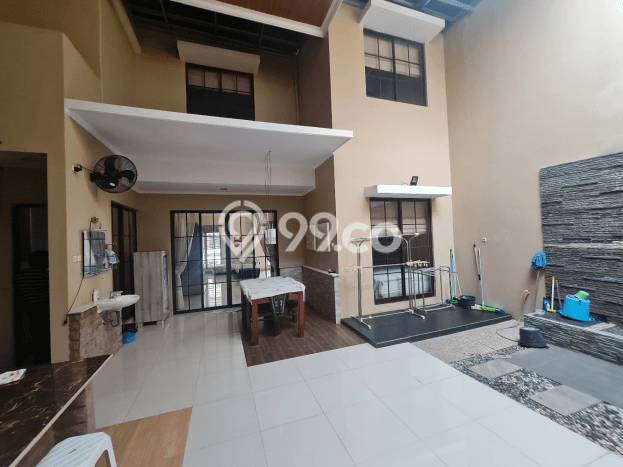 PROPERTI UNGGULAN! Rumah di Green Lake City, 4 KT, Lingkungan Premium, LT 200m² Bangunan 380m² PROPERTI UNGGULAN! Rumah di Green Lake City, 4 KT, Lingkungan Premium, LT 200m² Bangunan 380m²