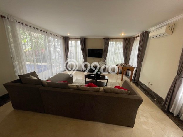 Dijual Rumah Mewah Elegan Dengan View Eksklusif di Lippo Karawaci, Tangerang Dijual Rumah Mewah Elegan Dengan View Eksklusif di Lippo Karawaci, Tangerang