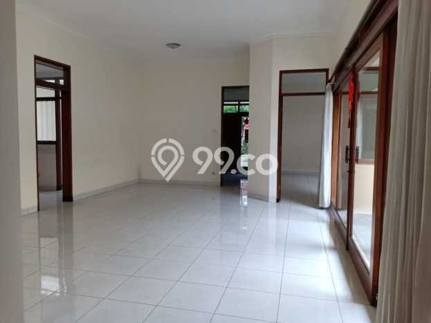 LISTING BARU! Rumah Premium di Mekar Wangi, Luas 240m² Bangunan 200m² LISTING BARU! Rumah Premium di Mekar Wangi, Luas 240m² Bangunan 200m²