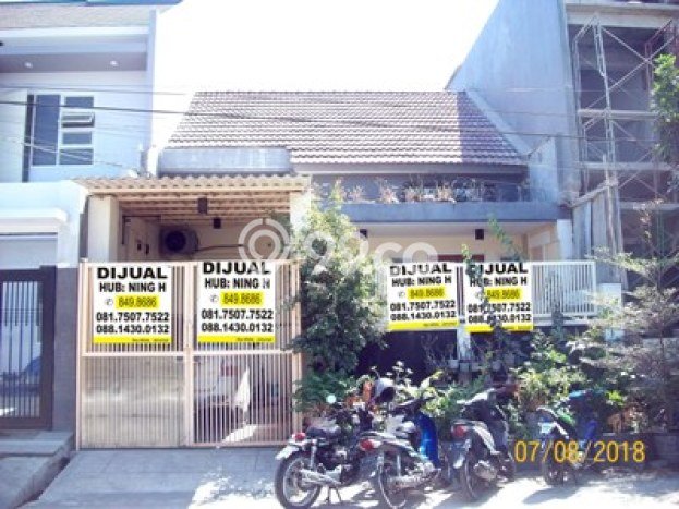 DIJUAL CEPAT! Rumah Premium di Rungkut, Surabaya, Luas 140m2m² Bangunan 100m2m² Bisa Nego! DIJUAL CEPAT! Rumah Premium di Rungkut, Surabaya, Luas 140m2m² Bangunan 100m2m² Bisa Nego!