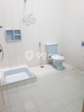 Jarang Ada! Rumah Sewa 4 Kamar Bagus Siap Huni Intercon Jarang Ada! Rumah Sewa 4 Kamar Bagus Siap Huni Intercon