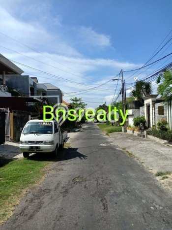 Rumah Nyaman 6 KT di Renon, Denpasar - LT 450m2m² Rumah Nyaman 6 KT di Renon, Denpasar - LT 450m2m²