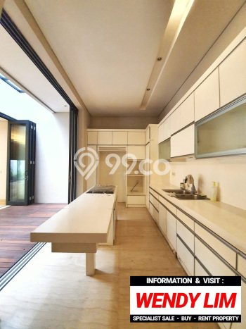 Rumah Elit Modern Tanpa Renovasi di Ampera Jakarta Selatan Rumah Elit Modern Tanpa Renovasi di Ampera Jakarta Selatan