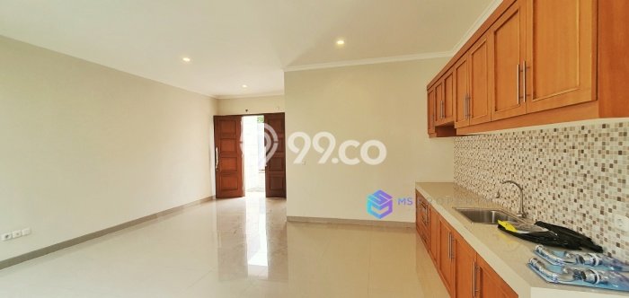 LIMITED OFFER! Rumah Berkualitas di Cinere, LT 150m² LB 220m² LIMITED OFFER! Rumah Berkualitas di Cinere, LT 150m² LB 220m²