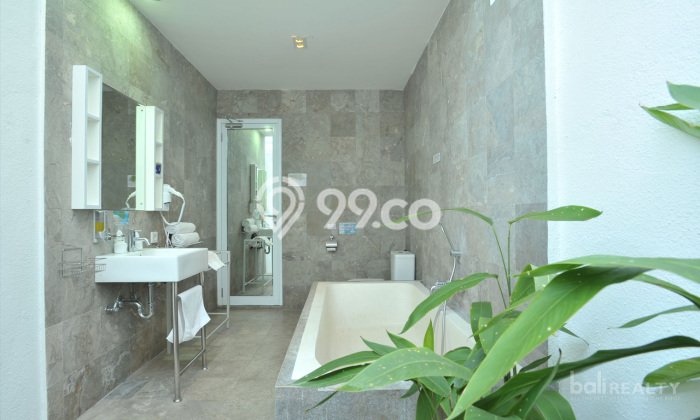 For Sale! Luxury House LT 950m2 Desain Elegan di Seminyak For Sale! Luxury House LT 950m2 Desain Elegan di Seminyak