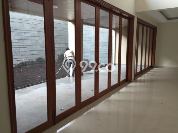 Disewakan Rumah Murah di Setra Duta Bandung Punya 6 Kamar Tidur Disewakan Rumah Murah di Setra Duta Bandung Punya 6 Kamar Tidur