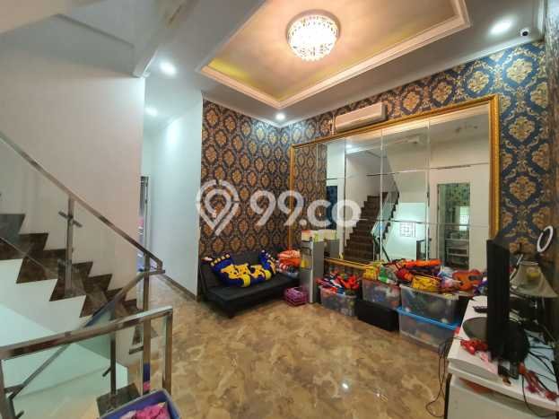 FEATURED! Rumah Nyaman di Duri Kosambi, LT 90m² LB 210m² FEATURED! Rumah Nyaman di Duri Kosambi, LT 90m² LB 210m²