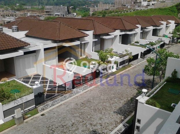 Rumah kawasan Tembalang, Akses ke Mall, 3 KT Rumah kawasan Tembalang, Akses ke Mall, 3 KT