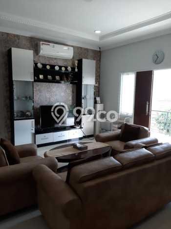 Dijual Hunian Rumah Terawat 4 KT di Bintaro, Tangerang Selatan Dijual Hunian Rumah Terawat 4 KT di Bintaro, Tangerang Selatan