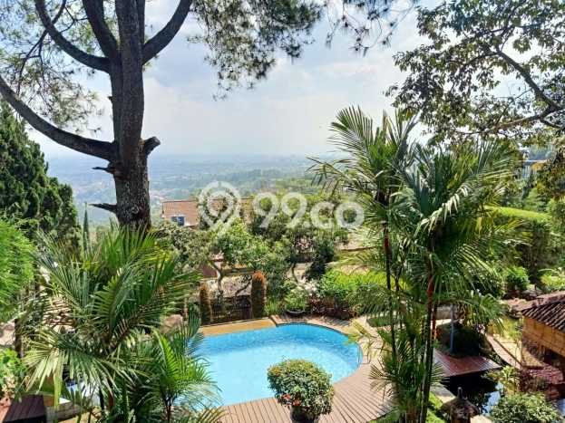 Jual Rumah Luas Elegan Dengan View Eksklusif di Dago, Bandung Jual Rumah Luas Elegan Dengan View Eksklusif di Dago, Bandung
