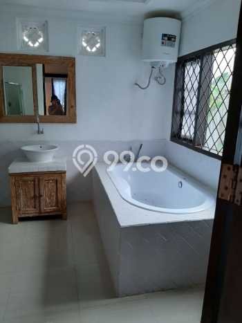 Rumah Disewakan Badung LT 300m2 LB 300m2 Kawasan Umalas Rumah Disewakan Badung LT 300m2 LB 300m2 Kawasan Umalas