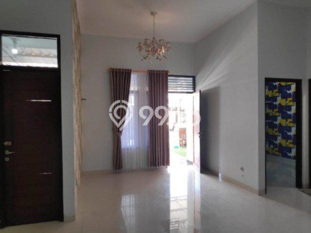 Jual Rumah Bagus Siap Huni LB 80m2 di Banyumanik, Semarang Jual Rumah Bagus Siap Huni LB 80m2 di Banyumanik, Semarang