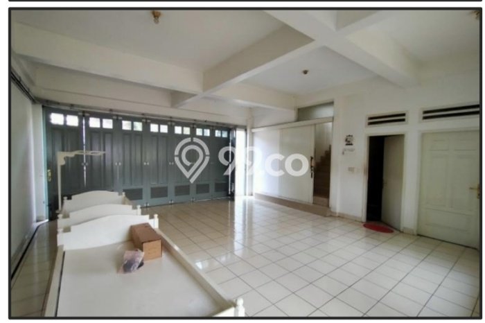 Rumah Luxury Modern Siap Huni di Ciumbuleuit Bandung Rumah Luxury Modern Siap Huni di Ciumbuleuit Bandung