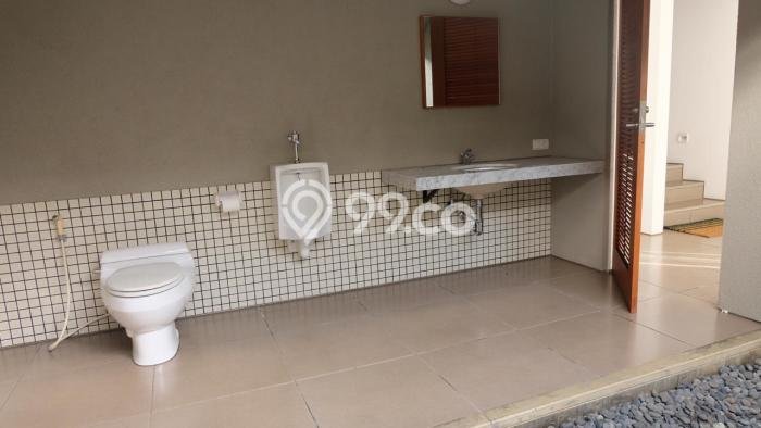 Rumah Minimalis area Coblong, Bandung, Luas 2259m2m² Bangunan 676m2m² Rumah Minimalis area Coblong, Bandung, Luas 2259m2m² Bangunan 676m2m²