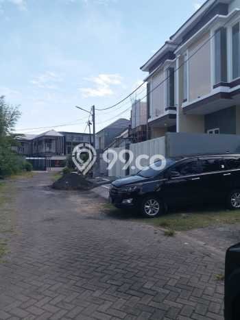 Rumah Strategis Modern Lb 106m2 di Tenggilis Mejoyo, Surabaya Rumah Strategis Modern Lb 106m2 di Tenggilis Mejoyo, Surabaya