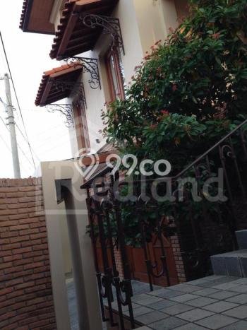 Rumah Menguntungkan di Pusat Kota Candisari, Semarang - LT 170m² Rumah Menguntungkan di Pusat Kota Candisari, Semarang - LT 170m²