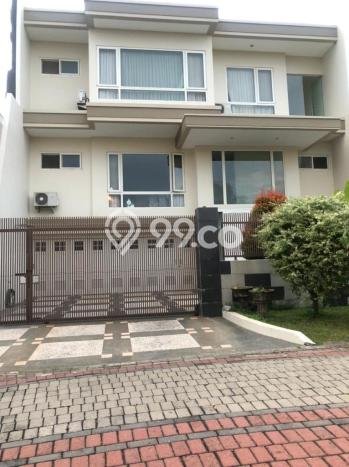 BEST INVESTMENT! Rumah area Pakuwon Indah, LT 315m2m² LB 441m2m² BEST INVESTMENT! Rumah area Pakuwon Indah, LT 315m2m² LB 441m2m²